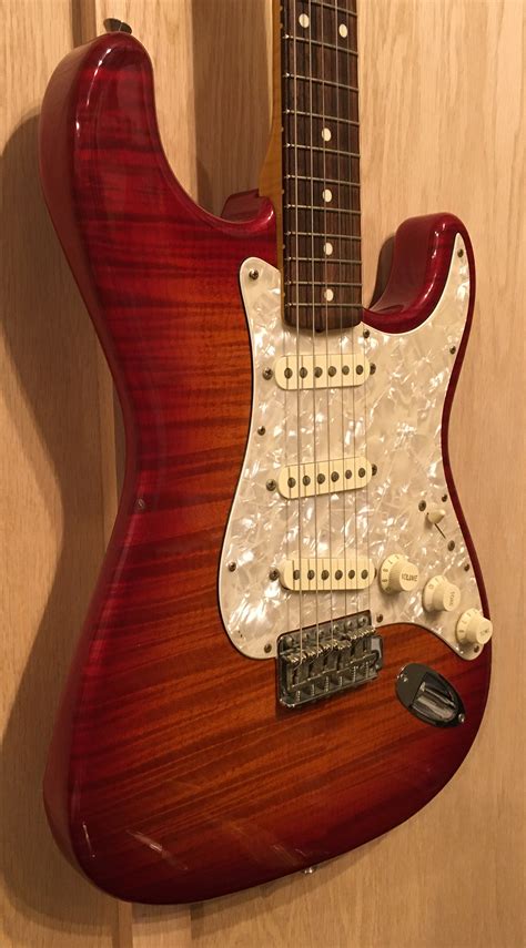 fender foto flame guitar.